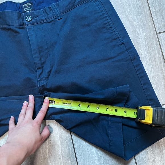 J. CREW 9" inseam Grammercy Shorts, Navy - size 36 - Picture 5 of 6